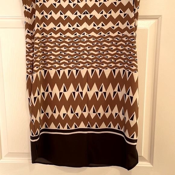 ⭐️SOLD - Mango Suite Black and Tan Sleeveless Shift Dress - Picture 3 of 10
